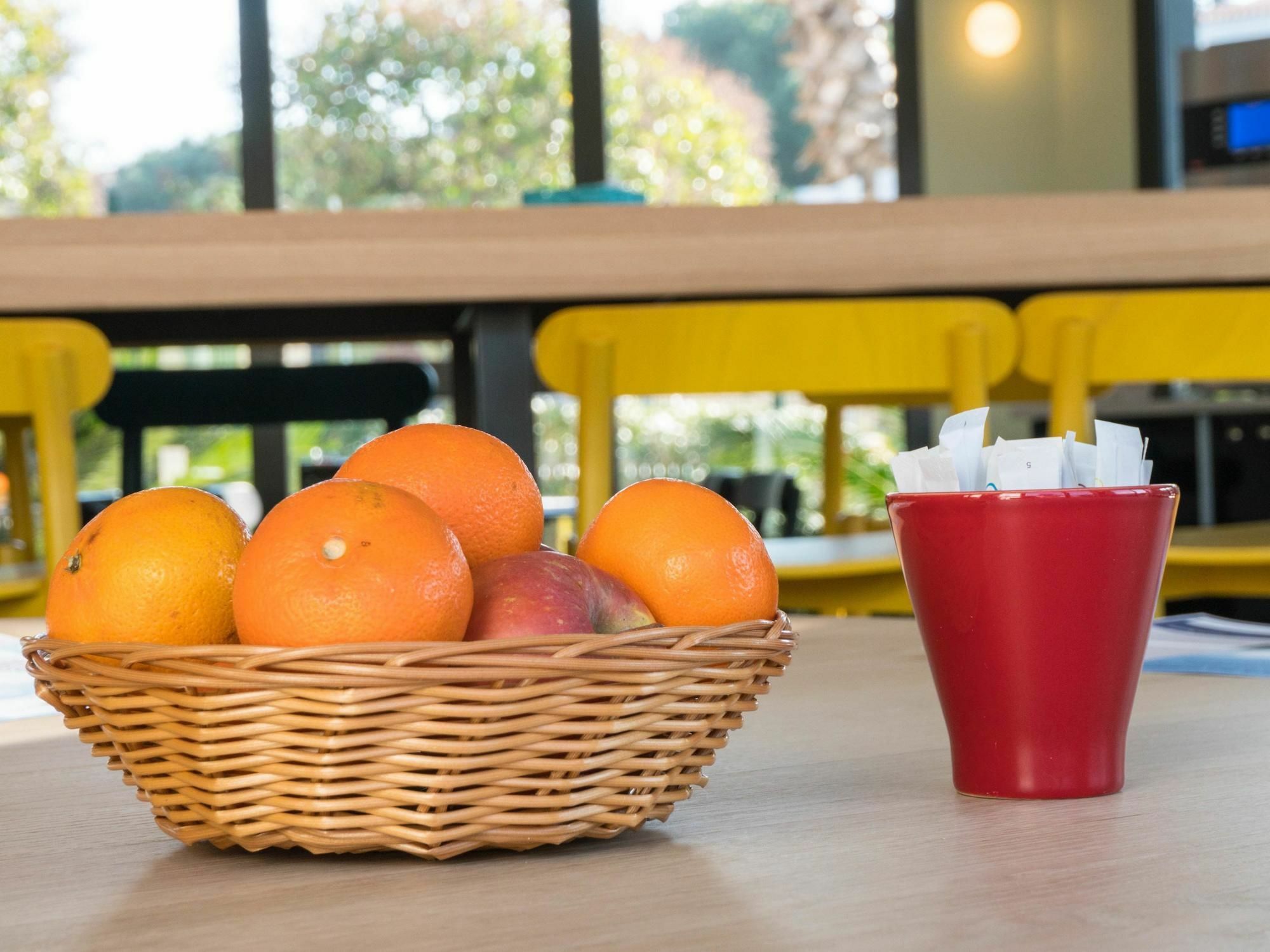 Ibis Styles Perpignan Canet En Roussillon Exterior photo
